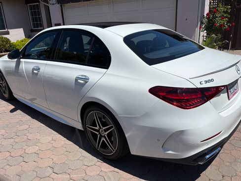 Used 2022 Mercedes-Benz C 300 Sedan image 4