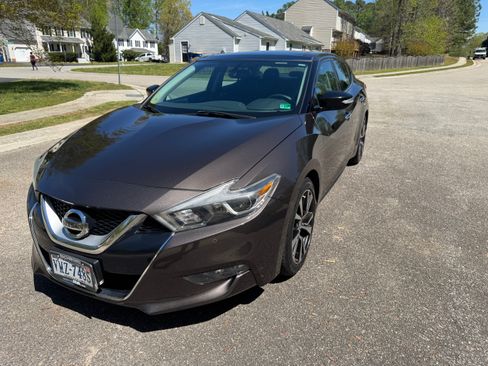 Used 2016 Nissan Maxima 3.5 SL image 2