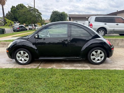 Used 2007 Volkswagen Beetle Coupe w/ Package 1 image 2