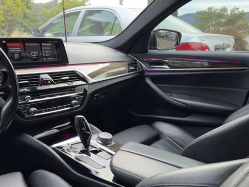 Used 2018 BMW 530i RWD image 23