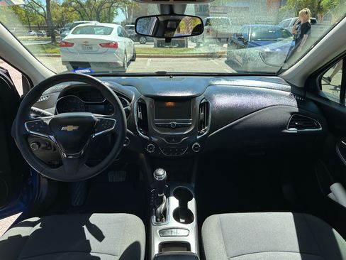 Used 2018 Chevrolet Cruze LT w/ Convenience Package image 20