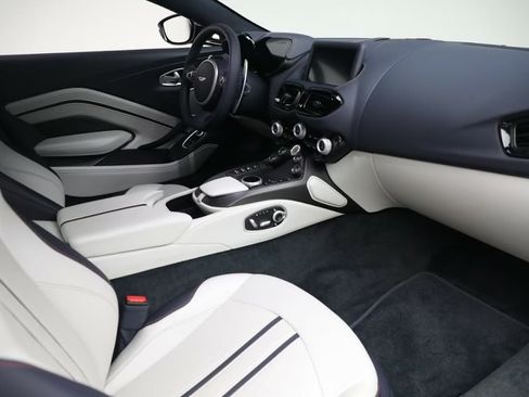 Used 2023 Aston Martin V8 Vantage Coupe image 5