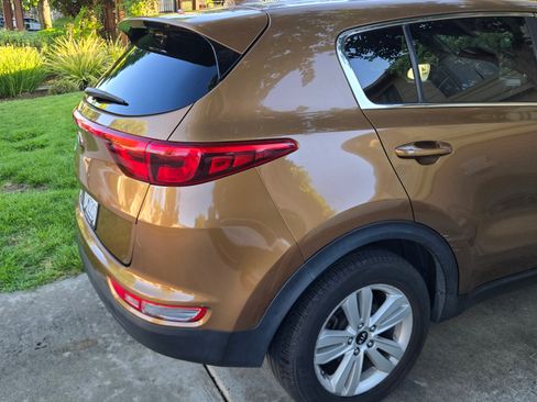 Used 2017 Kia Sportage LX w/ Option Group 012 image 6