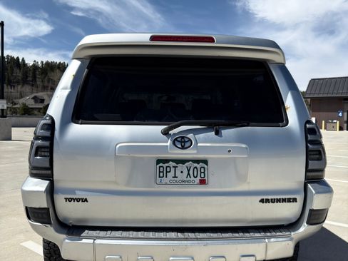 Used 2005 Toyota 4Runner Sport AWD/4WD image 11