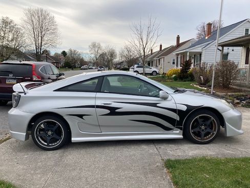 Used 2002 Toyota Celica GT image 1