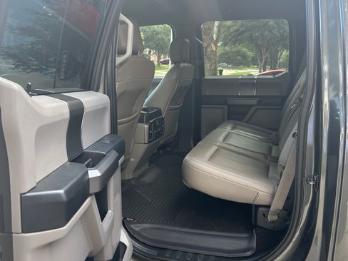 Used 2018 Ford F150 XLT w/ Equipment Group 302A Luxury AWD/4WD image 9