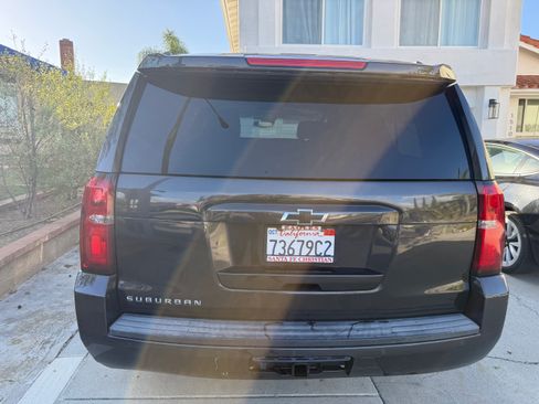 Used 2016 Chevrolet Suburban LT image 9