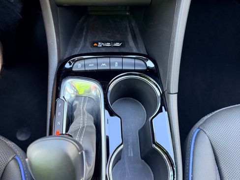 Used 2025 Buick Encore GX Sport Touring w/ Experience Buick Package image 9