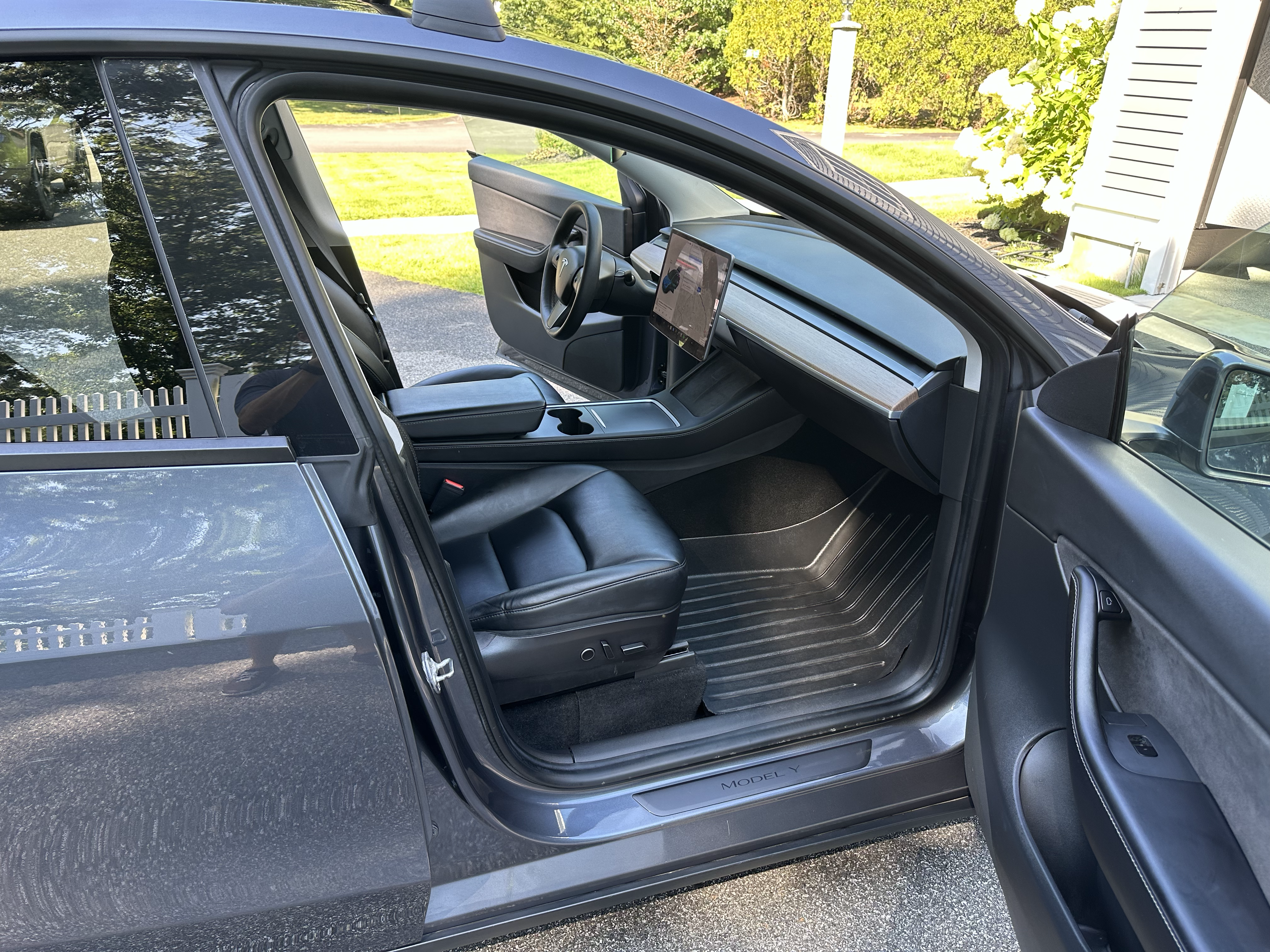 Used 2021 Tesla Model Y Long Range AWD/4WD image 15