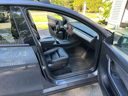 Used 2021 Tesla Model Y Long Range AWD/4WD image 15