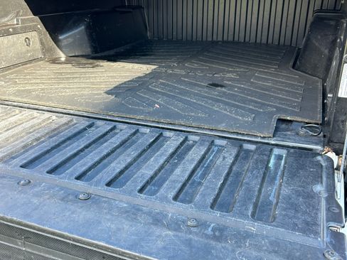 Used 2018 Toyota Tacoma Limited image 12