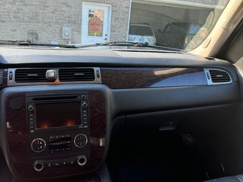Used 2007 GMC Yukon XL Denali AWD/4WD image 14