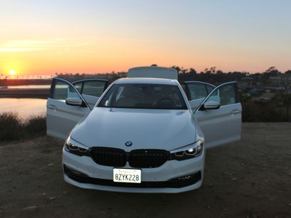 Used 2018 BMW 530e w/ Premium Package 2