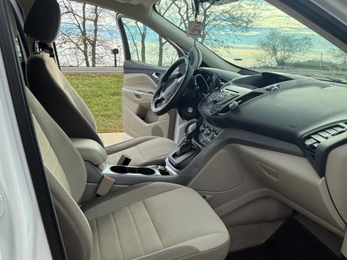 Used 2016 Ford Escape SE image 8