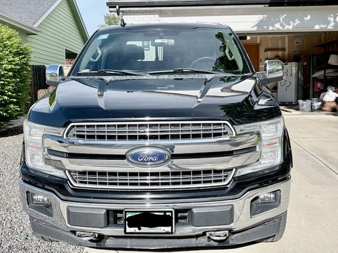 Used 2018 Ford F150 Lariat w/ Equipment Group 502A Luxury AWD/4WD image 4