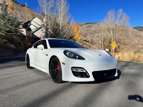 Used 2013 Porsche Panamera GTS image 9