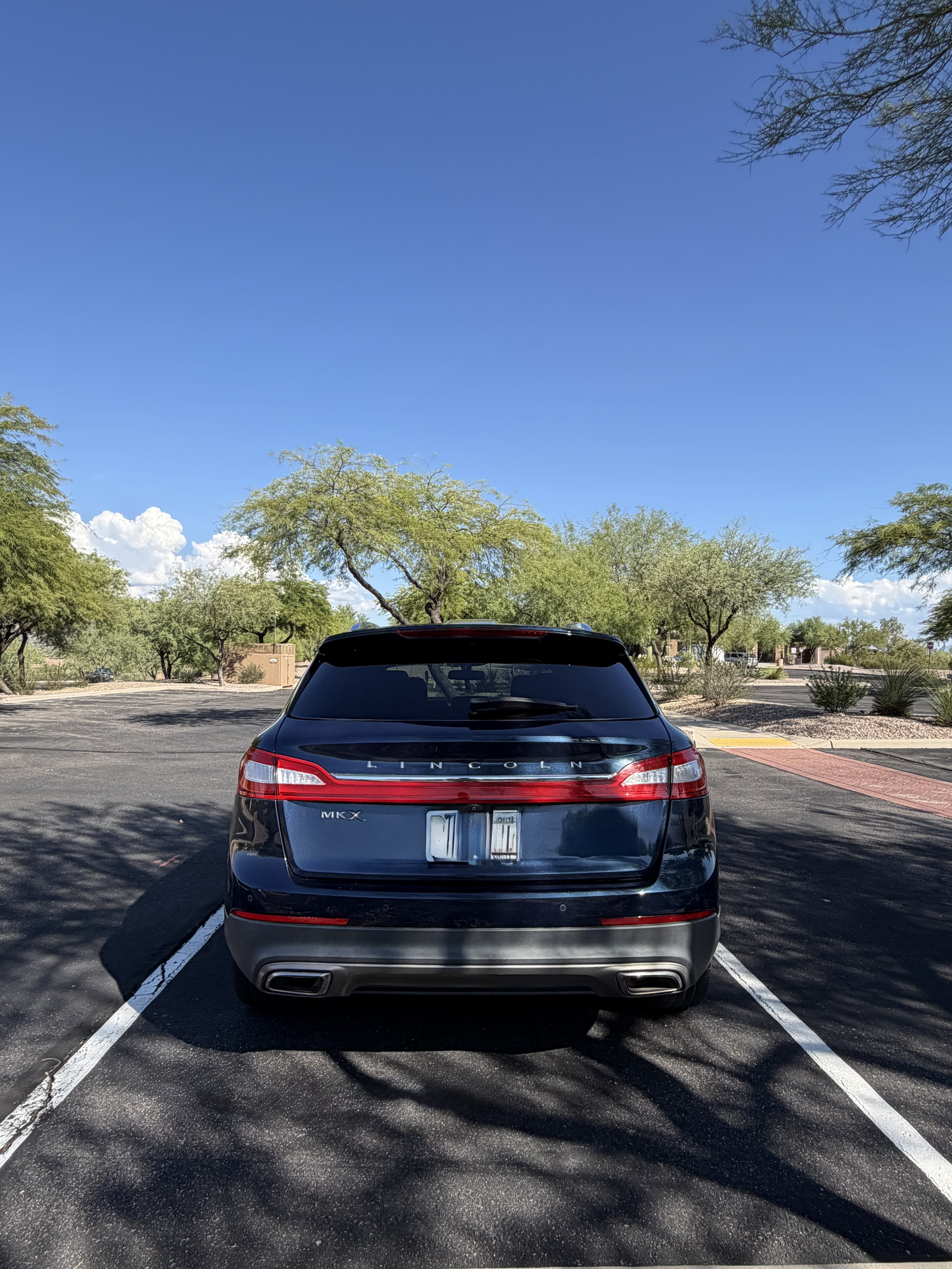 Used 2017 Lincoln MKX Reserve FWD image 11