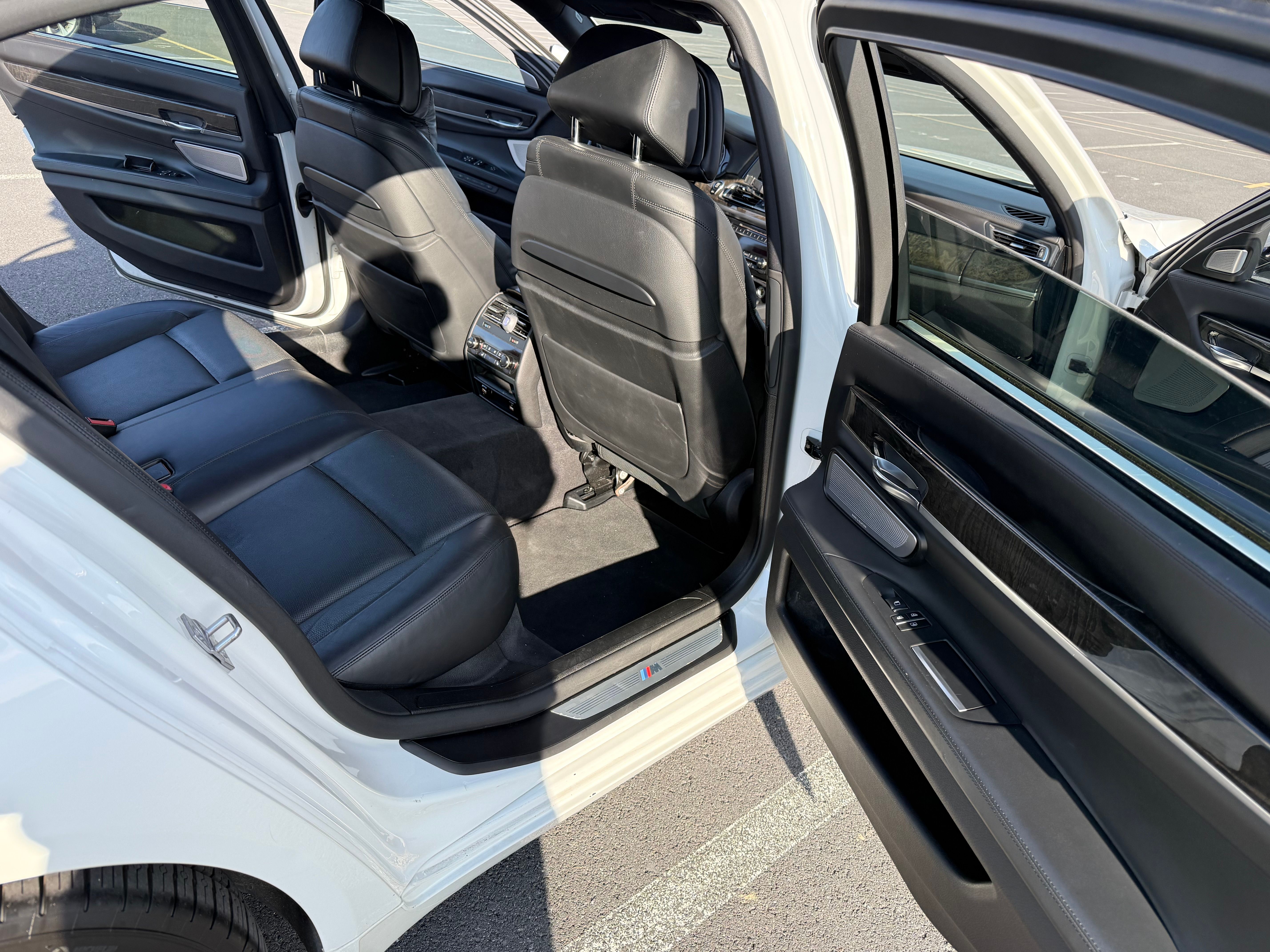 Used 2013 BMW 750Li xDrive AWD/4WD image 17