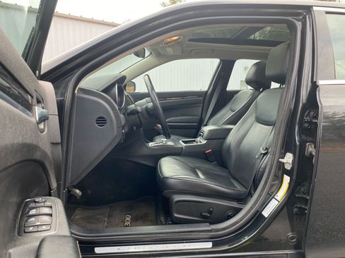 Used 2015 Chrysler 300 C w/ Light Group image 14