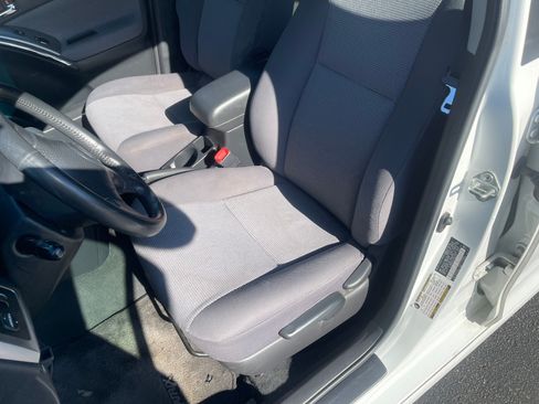 Used 2006 Toyota Matrix XR FWD image 6