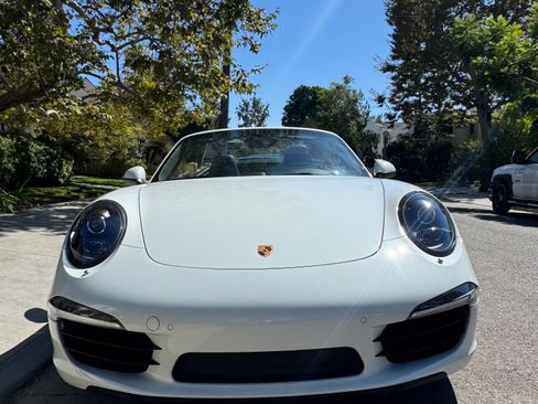 Used 2015 Porsche 911 Cabriolet image 8