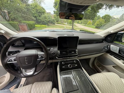 Used 2021 Lincoln Navigator Black Label AWD/4WD image 11