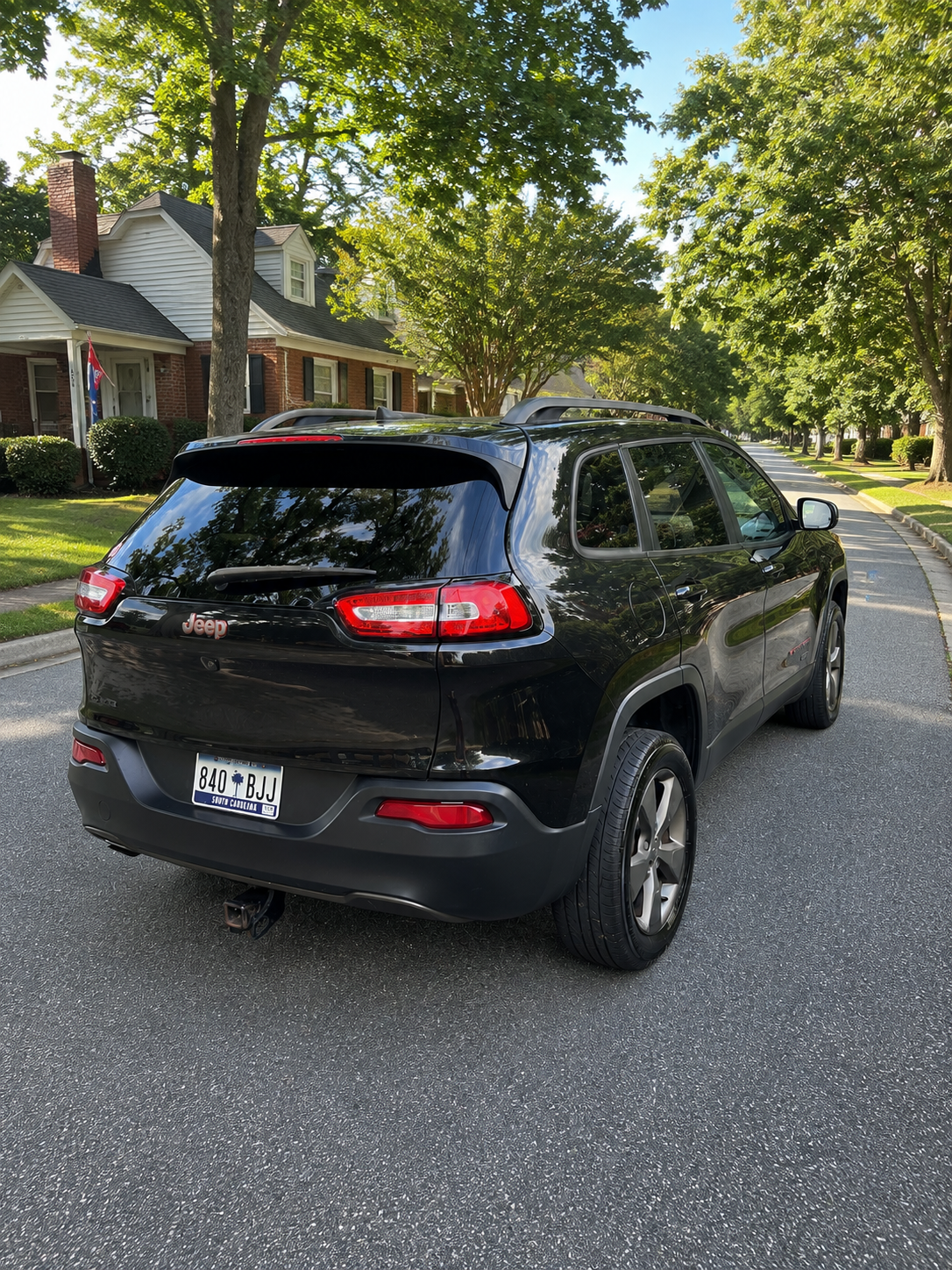 Used 2016 Jeep Cherokee 75th Anniversary AWD/4WD image 2