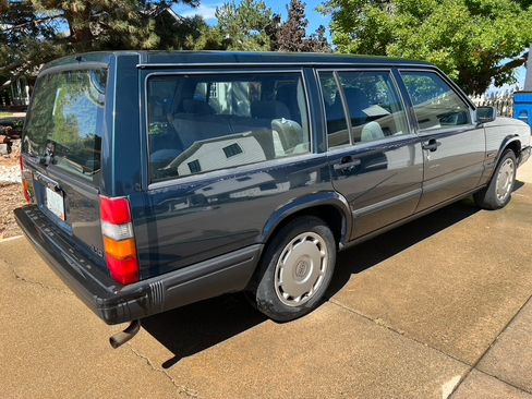 Used 1994 Volvo 940 Wagon RWD image 9
