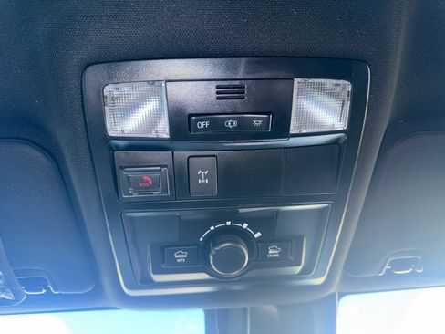 Used 2021 Toyota Tacoma TRD Off-Road w/ Technology Package image 17