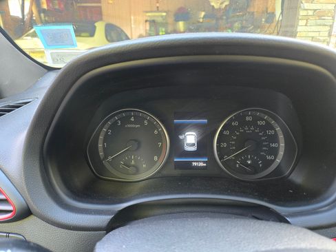 Used 2018 Hyundai Elantra GT Sport w/ Sport Tech Package 04 FWD image 4