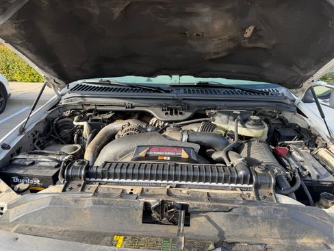 Used 2005 Ford F250 XL AWD/4WD image 15