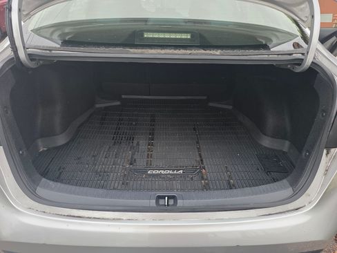 Used 2020 Toyota Corolla LE image 6