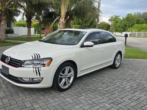 Used 2013 Volkswagen Passat 3.6 SEL Premium image 1