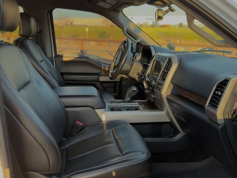 Used 2020 Ford F150 Lariat image 13