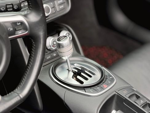 Used 2012 Audi R8 V8 image 5