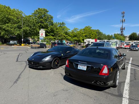 Used 2012 Ferrari California image 4