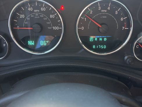 Used 2013 Jeep Wrangler Rubicon w/ PWR Convenience Group image 11