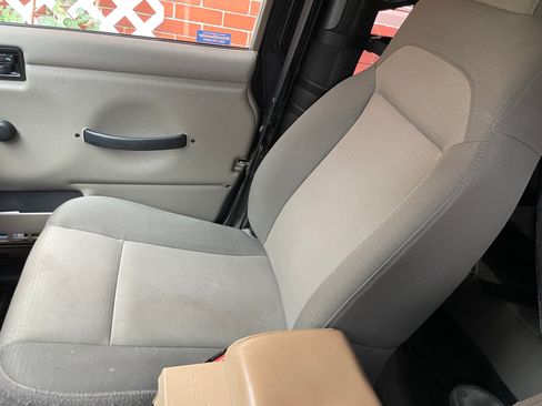 Used 2005 Jeep Wrangler Unlimited Rubicon w/ Sahara Edition Group image 30