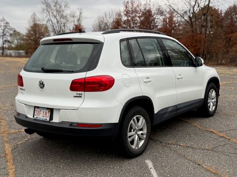Used 2017 Volkswagen Tiguan S image 6