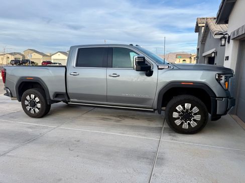 Used 2024 GMC Sierra 2500 Denali w/ Denali Reserve Package image 13