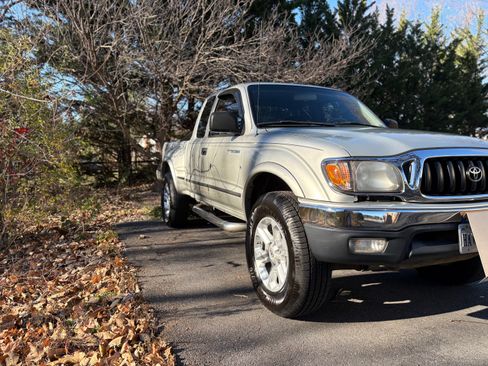 Used 2001 Toyota Tacoma PreRunner image 5