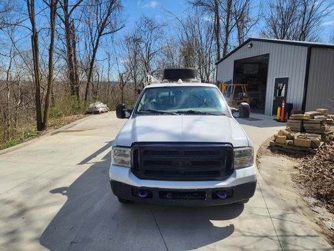 Used 2006 Ford F250 XL image 5