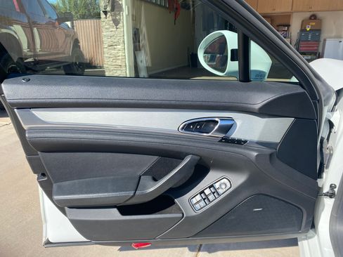 Used 2015 Porsche Panamera image 14