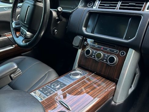 Used 2016 Land Rover Range Rover image 6
