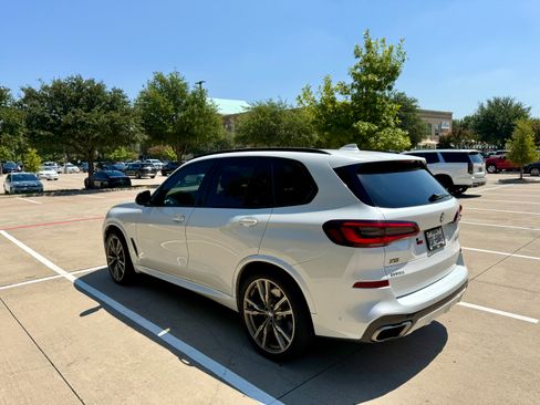 Used 2022 BMW X5 M50i w/ Executive Package image 8