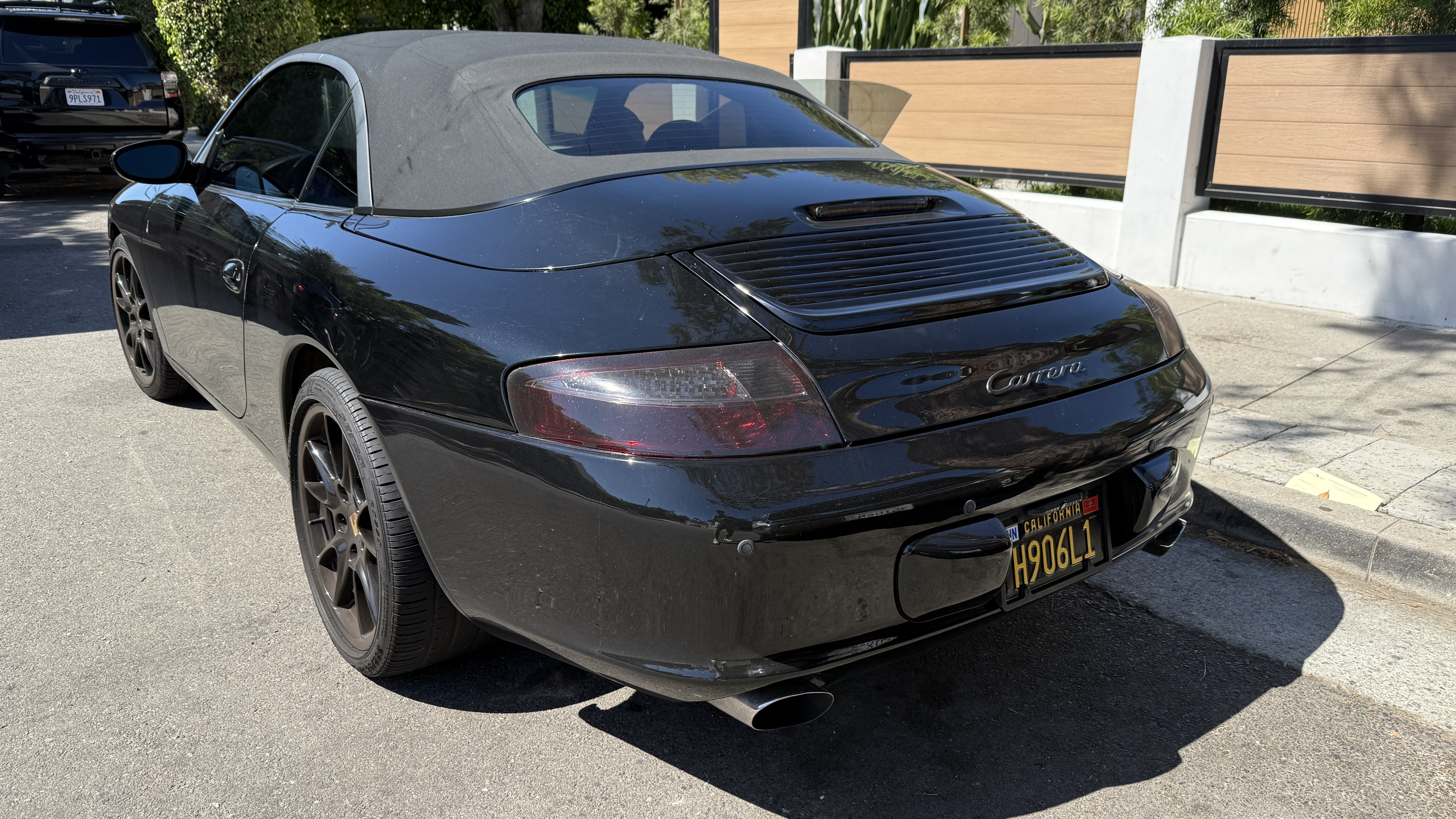 Used 2002 Porsche 911 Cabriolet image 9