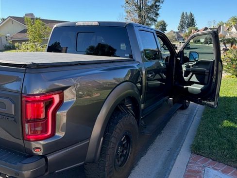 Used 2019 Ford F150 Raptor w/ Equipment Group 802A Luxury image 4