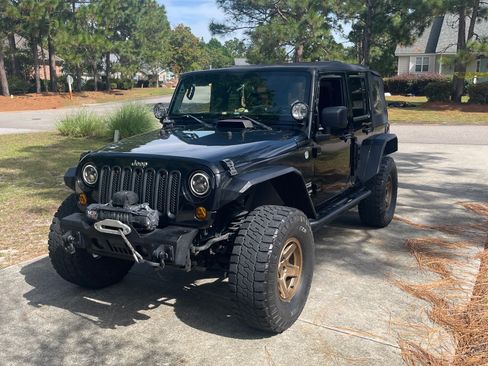 Used 2014 Jeep Wrangler Unlimited Sport w/ Connectivity Group image 1
