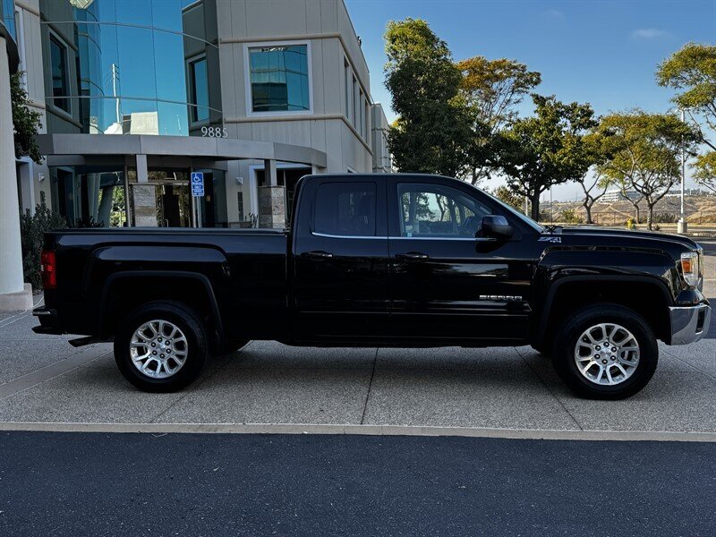 Used 2015 GMC Sierra 1500 SLE w/ SLE Value Package AWD/4WD image 4