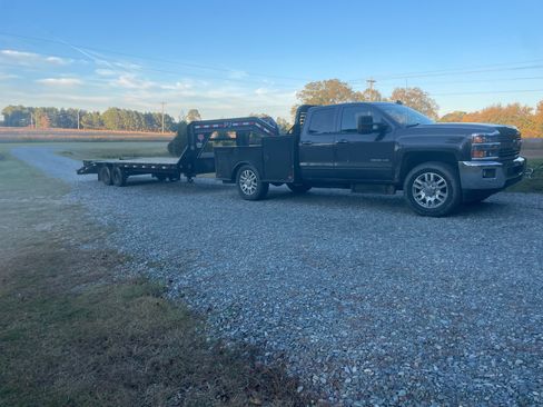 Used 2015 Chevrolet Silverado 3500 LT w/ LT Convenience Package AWD/4WD image 4